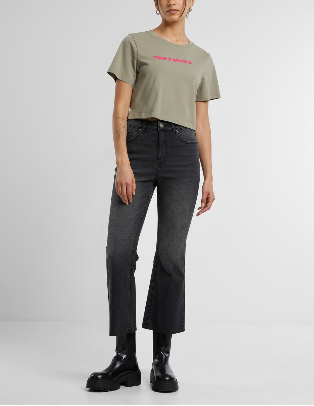 Maglia Cropped Strong is Beautiful (olive)